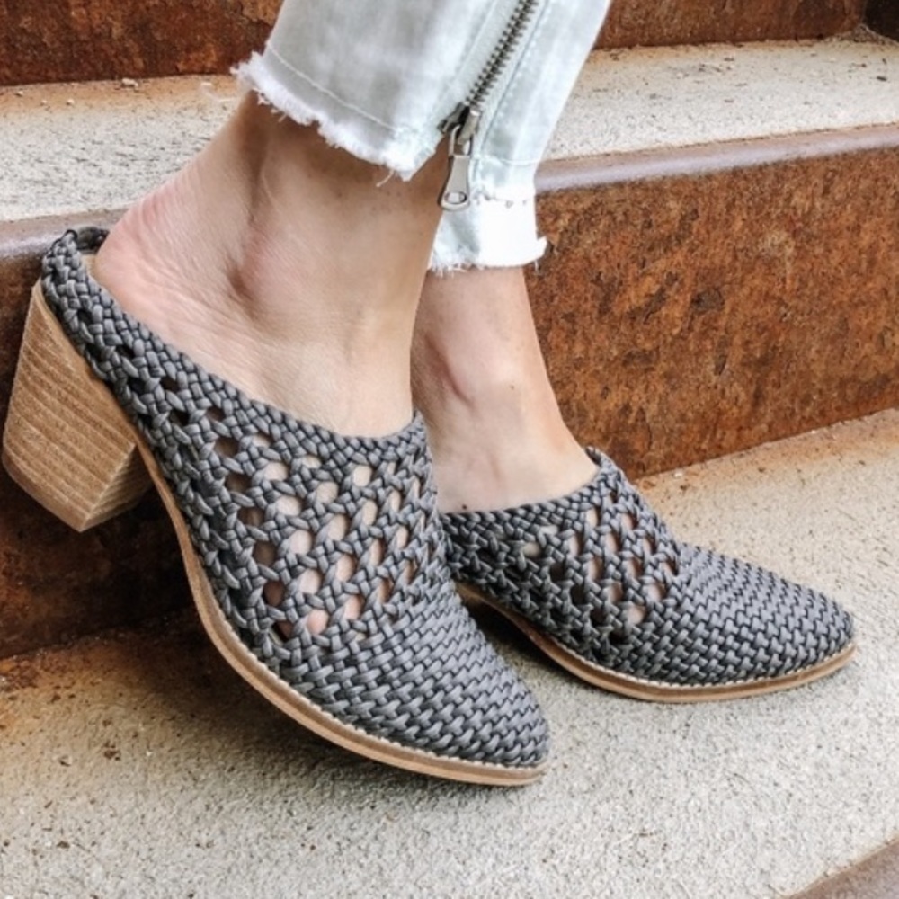 Woven mules